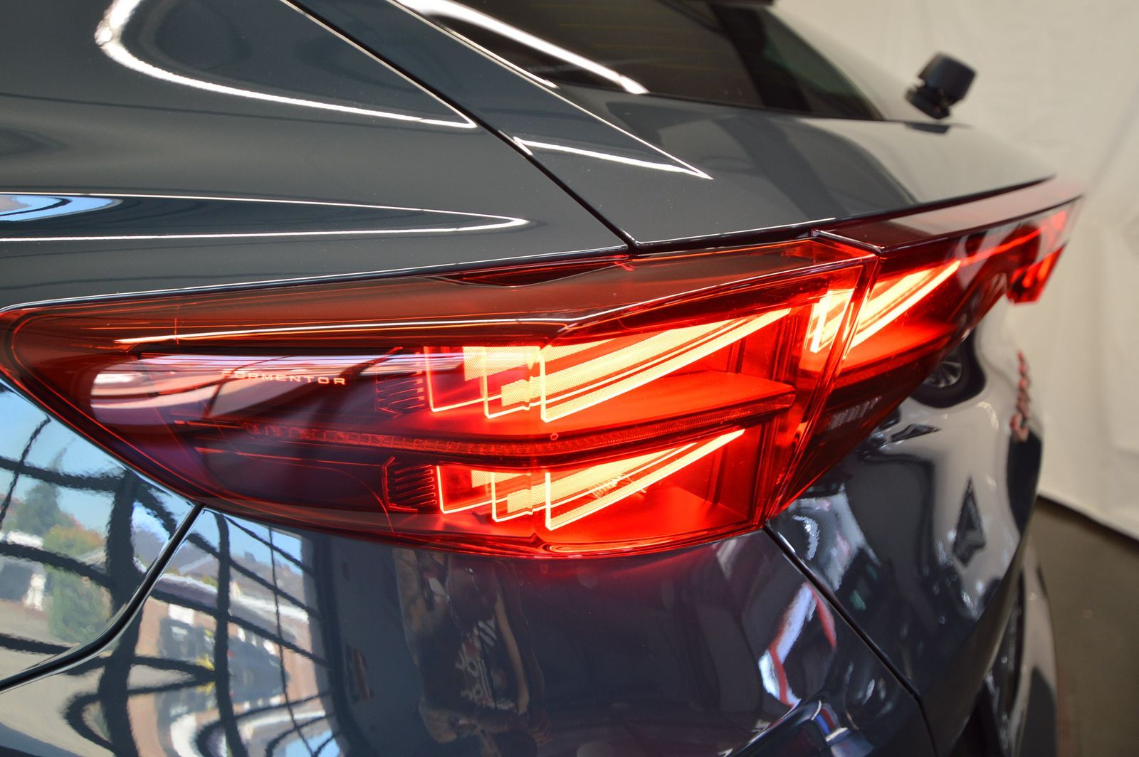 Cupra Formentor 1.5 e-Hybrid - Samsaru's Car Outlet