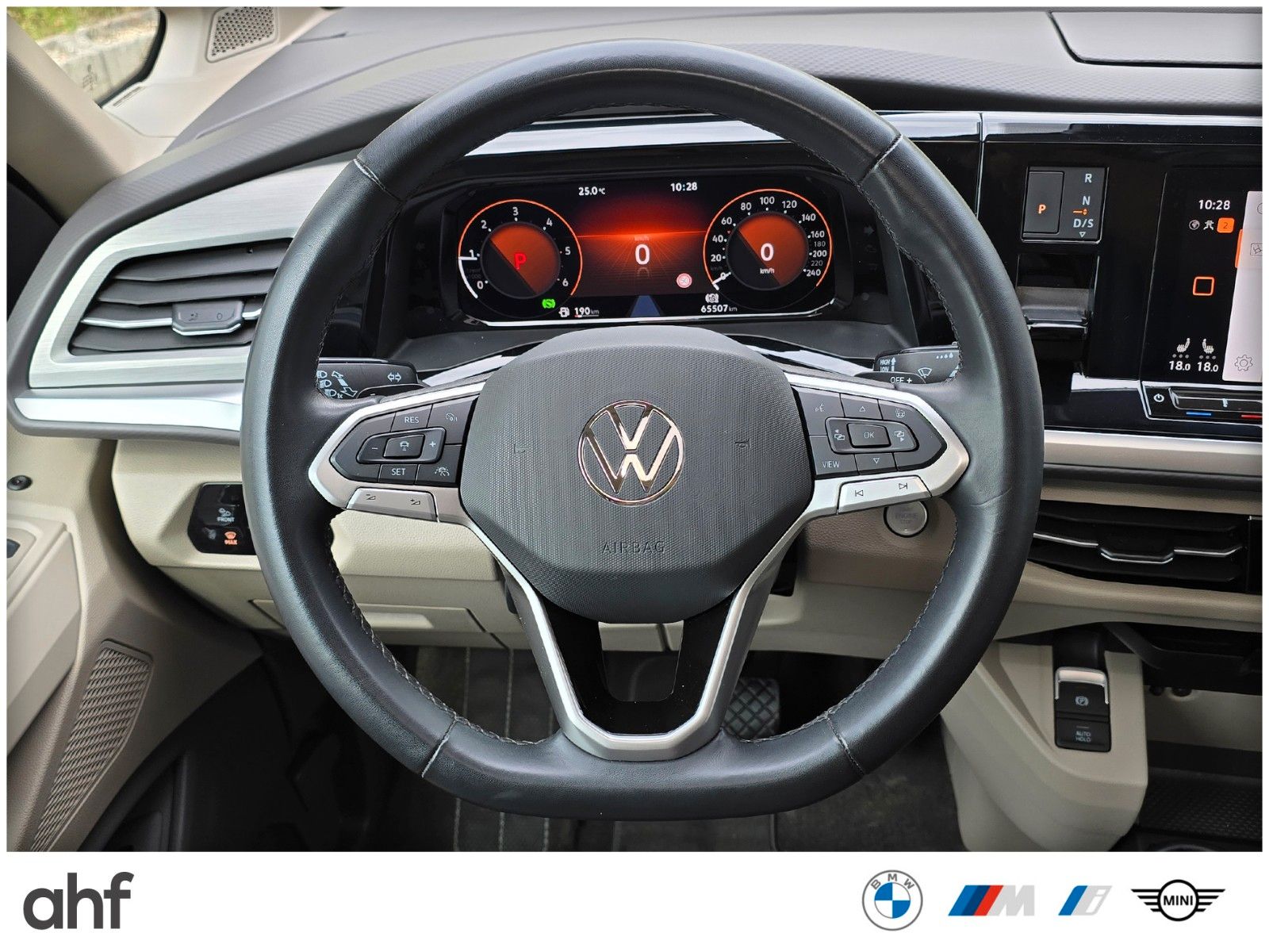 Volkswagen T7 Multivan EDITION LANG - Samsaru's Car Outlet