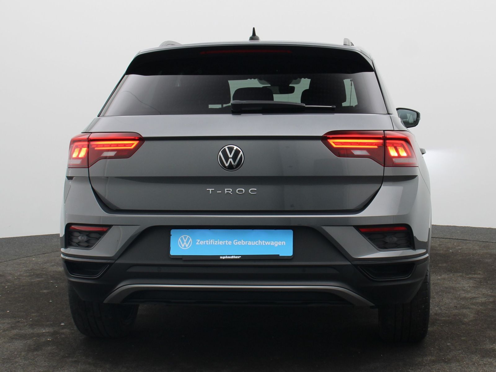 Volkswagen T-Roc 1.5 TSI DSG - Samsaru's Car Outlet