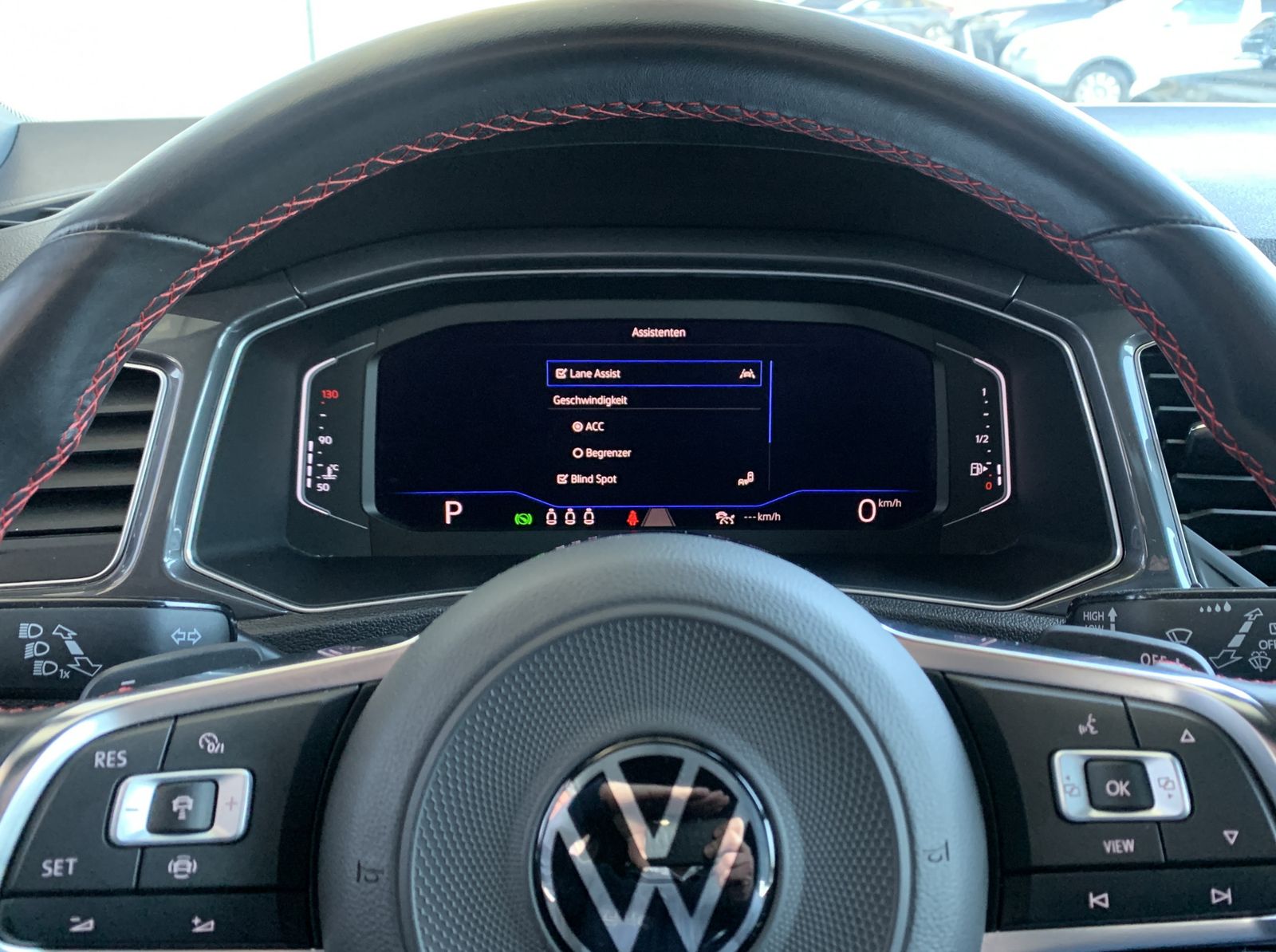 Volkswagen T-Roc 1.5 TSI Sport - Samsaru's Car Outlet
