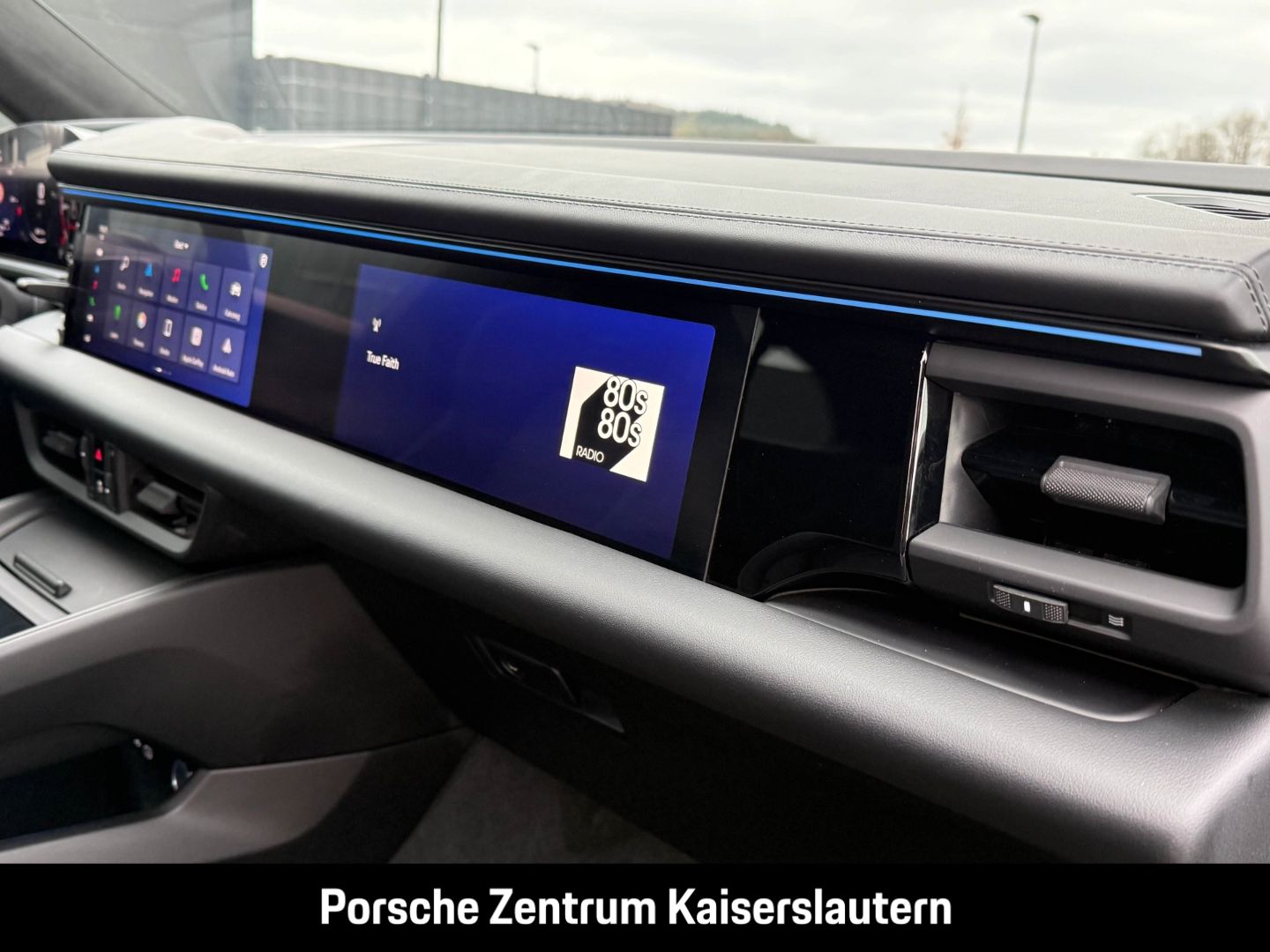 Porsche Macan Turbo 22-Zoll Rückfahrkamera LED-Matrix
