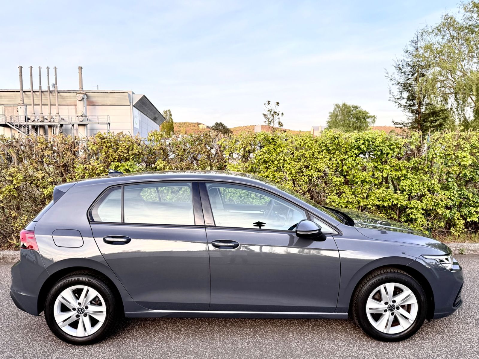Volkswagen Golf VIII Life Edition - Samsaru's Car Outlet