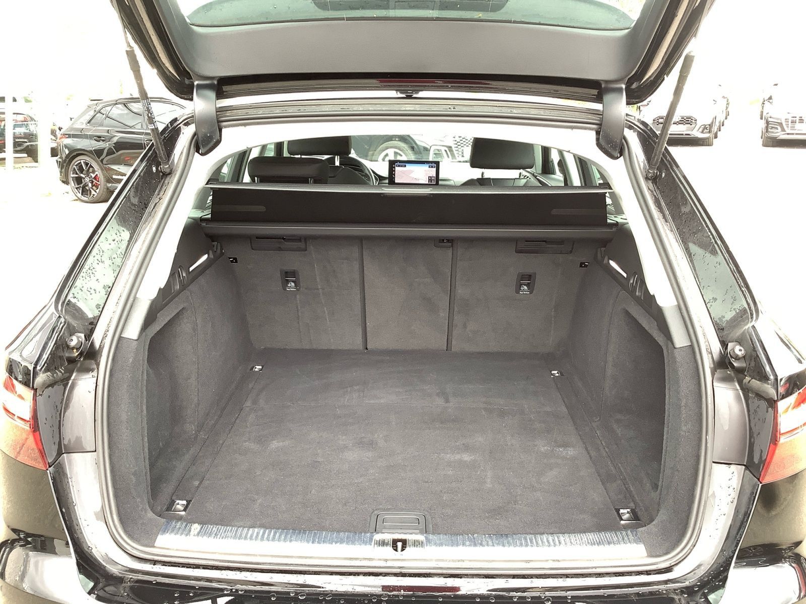 Audi A4 Avant 35 TDI S-Tronic - Samsaru's Car Outlet