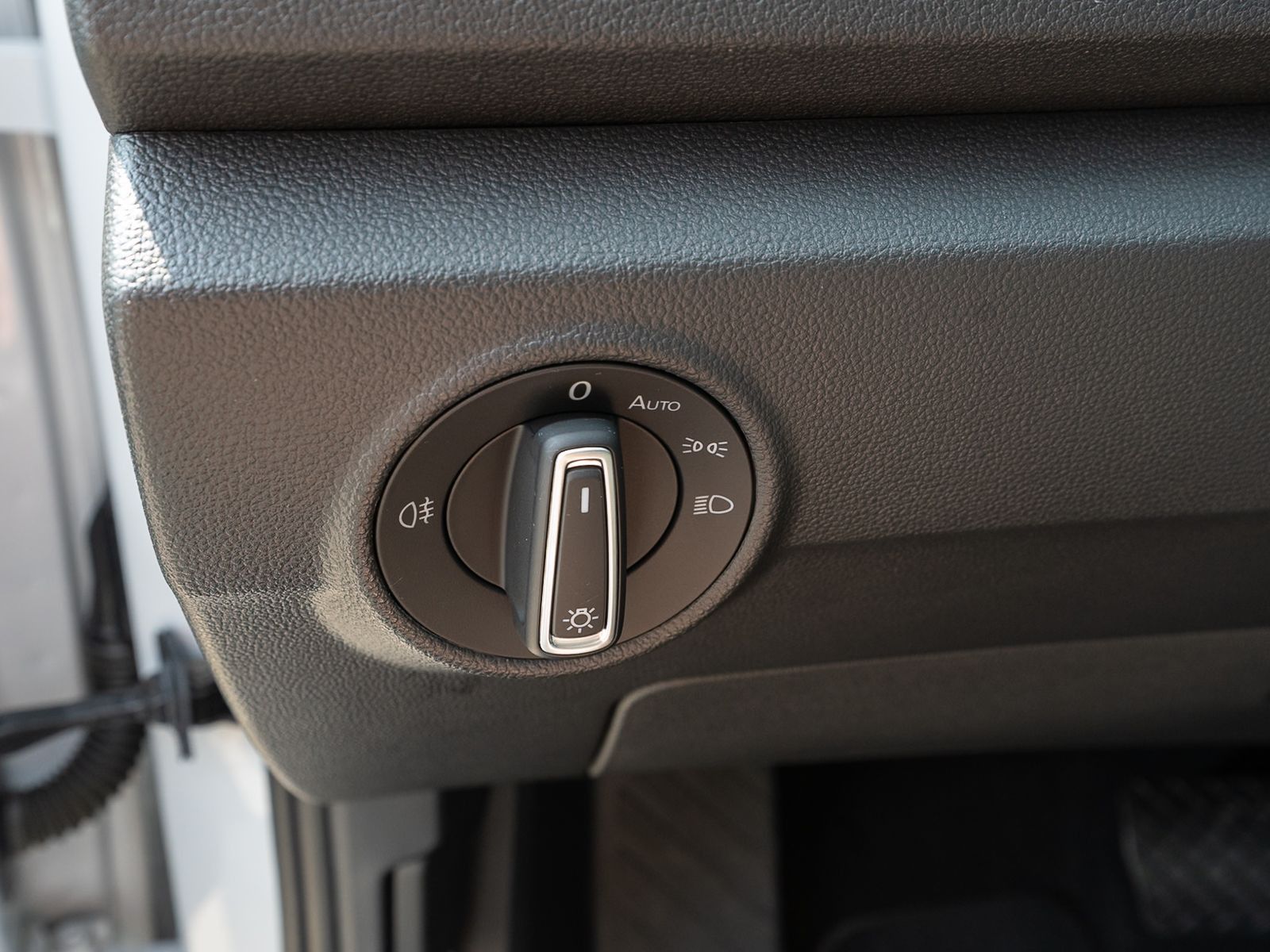 Volkswagen T-Roc Style 1.5TSI DSG - Samsaru's Car Outlet