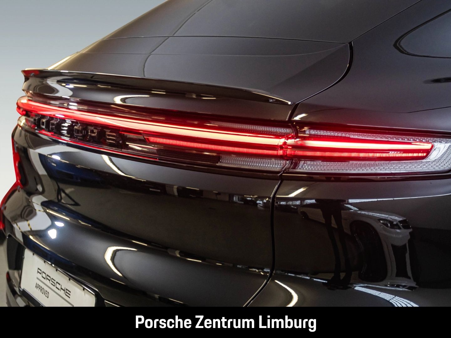 Porsche Cayenne E-Hybrid Coupe Black Edition Burmester
