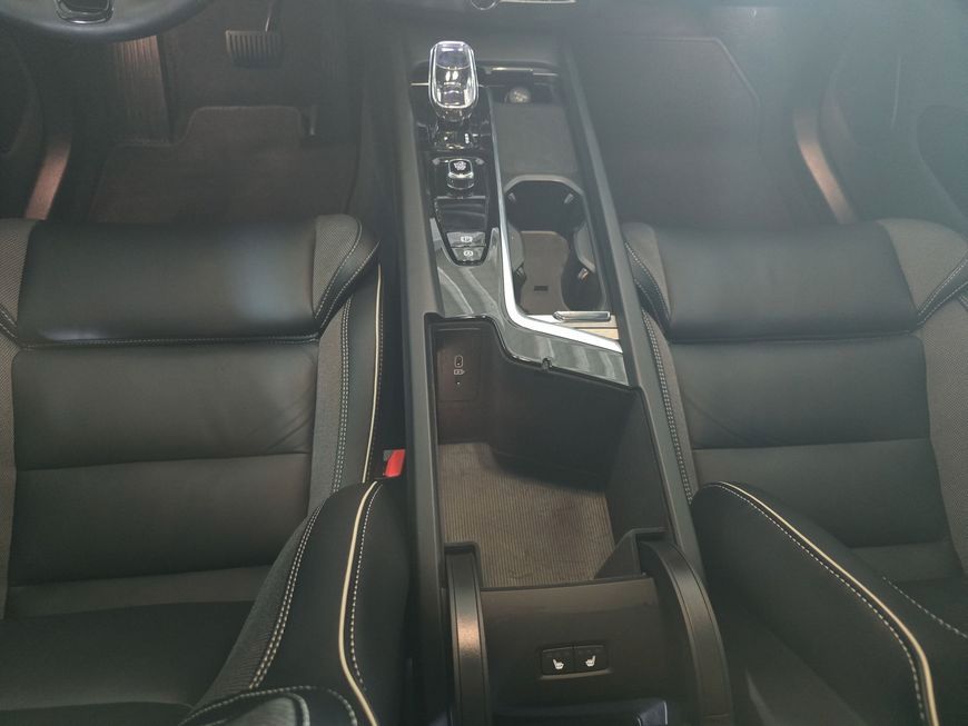 Volvo XC60 B4 B Plus Dark