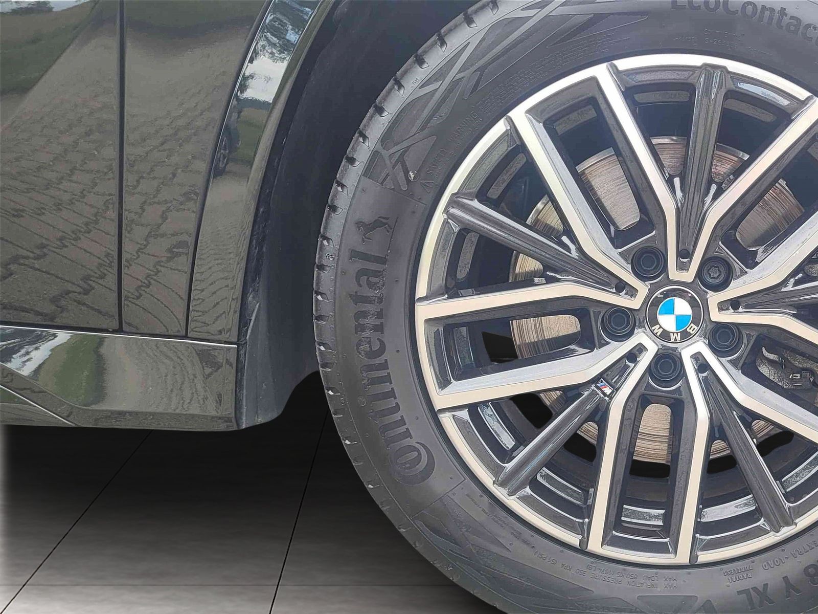 BMW X1 xDrive23i M Sportpaket - Samsaru's Car Outlet