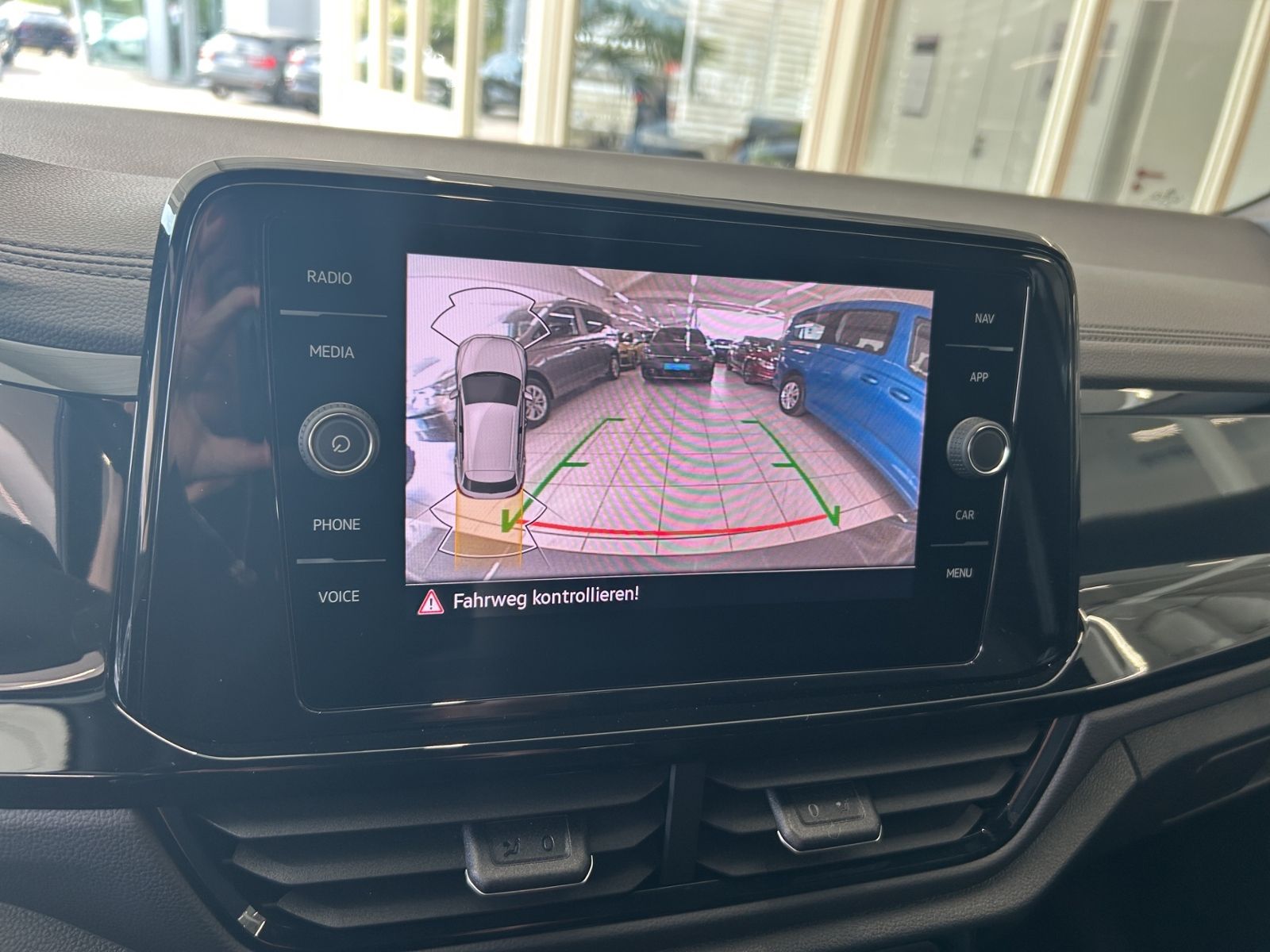 Volkswagen T-Roc 1.5 TSI Style Black - Samsaru's Car Outlet