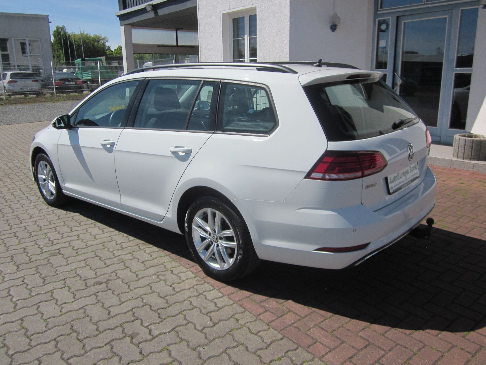 Volkswagen Golf VII Comfortline - Samsaru's Car Outlet