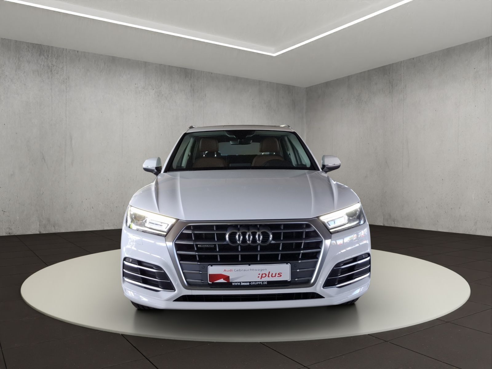 Audi Q5 TFSI e 50 e quattro S tronic - Samsaru's Car Outlet