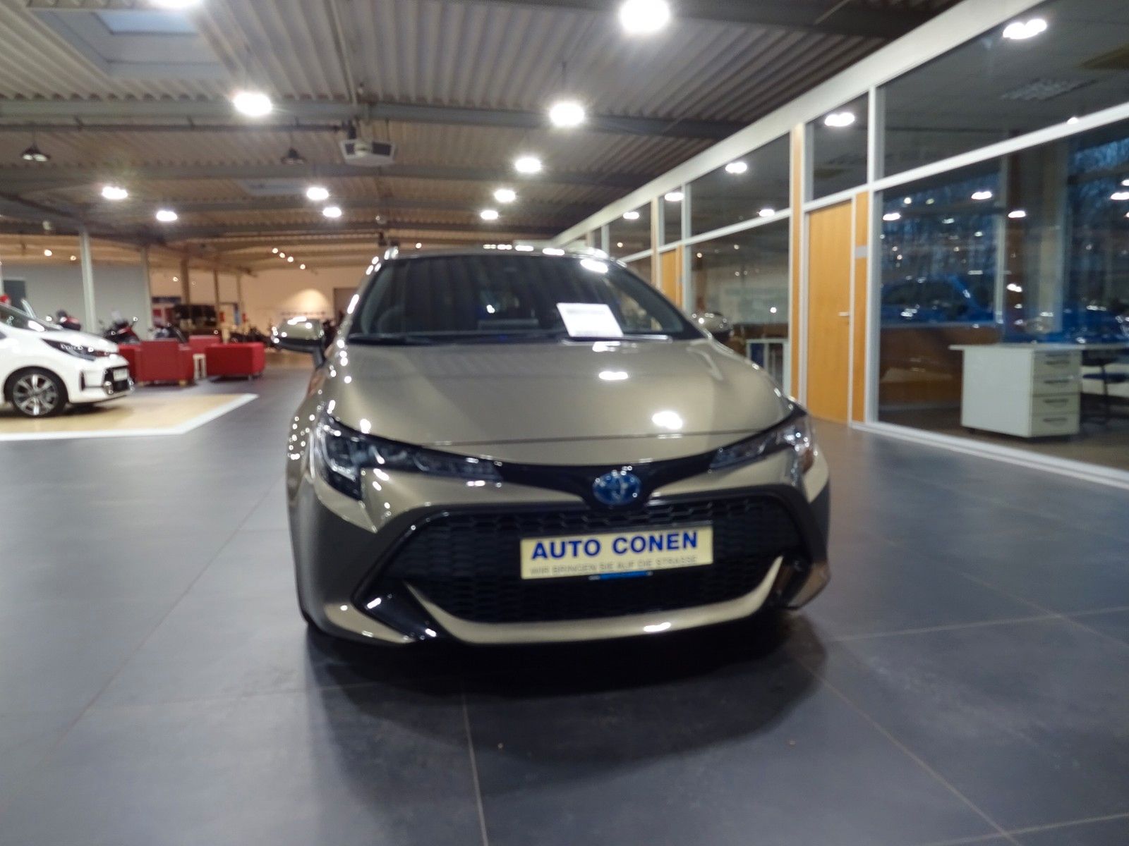 Toyota Corolla Touring Hybrid Active - Samsaru's Car Outlet