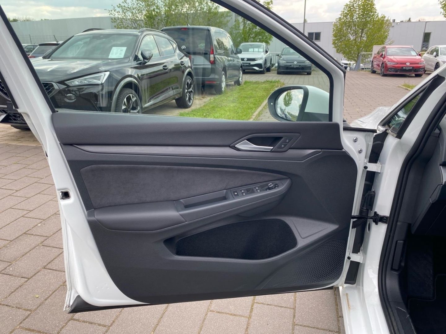 Volkswagen Golf Variant 8 VIII Style 1.5 TSI - Samsaru's Car Outlet