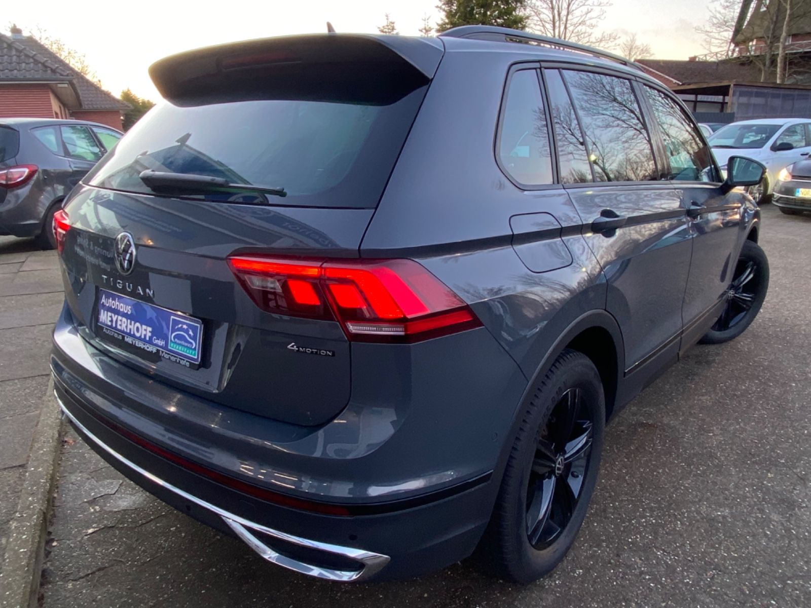 Volkswagen Tiguan Life 2.0 TDI 4Motion - Samsaru's Car Outlet
