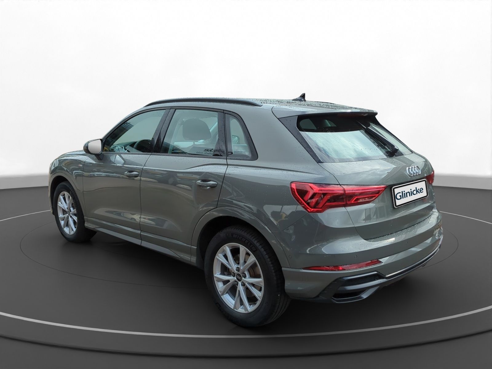 Audi Q3 40 TFSI quattro S-line - Samsaru's Car Outlet