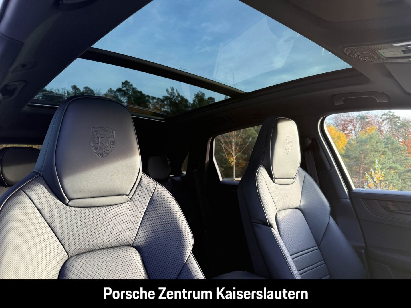 Porsche Cayenne E-Hybrid Black Edition HA-Lenkung 21-Zol