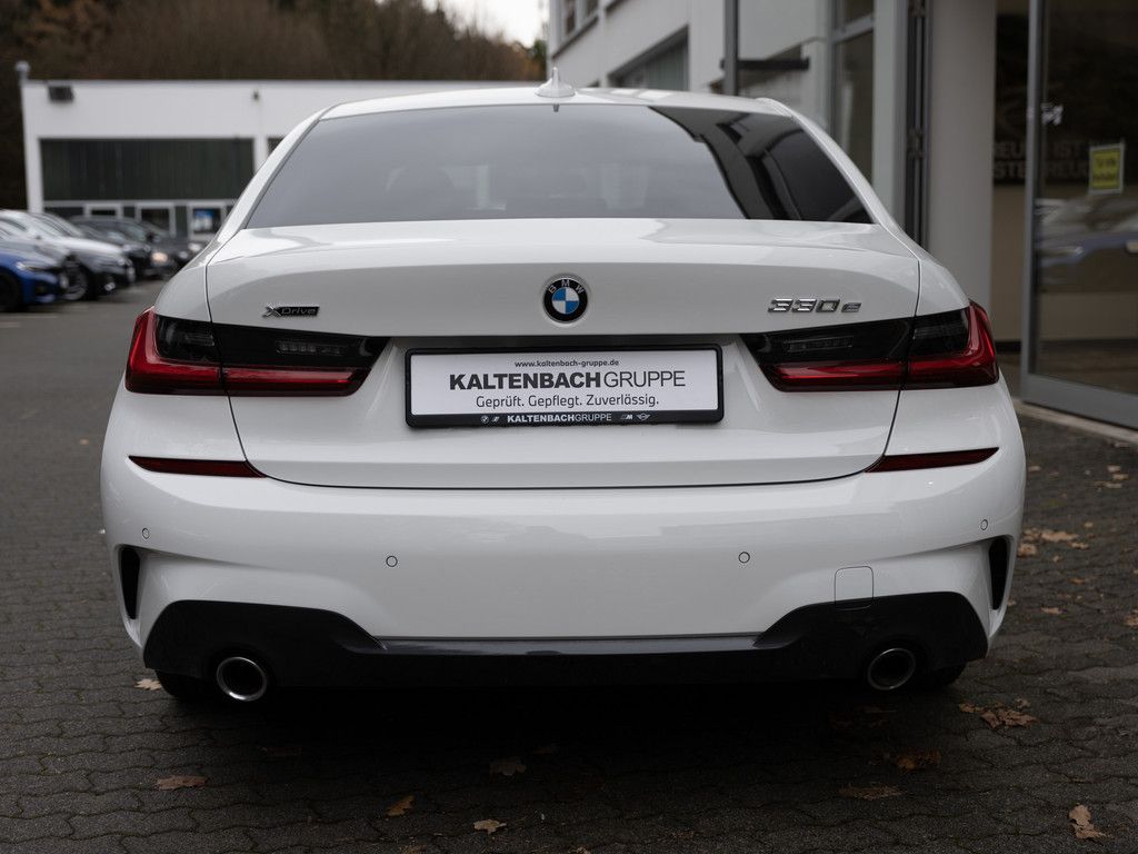 BMW 330e xDrive M-Sport LASER LED W-LAN NAVI HGSD