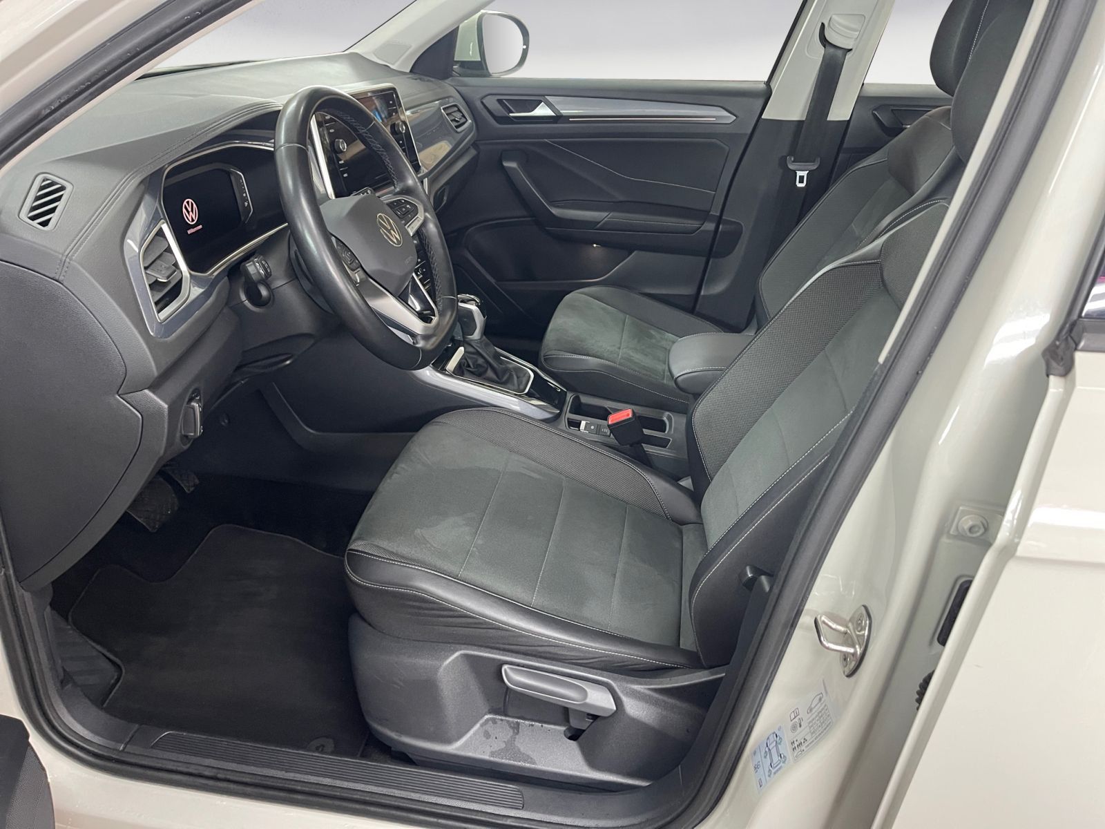 Volkswagen T-Roc 1.5 TSI OPF DSG Style" → "Volkswagen T-Roc 1.5 TSI Style - Samsaru's Car Outlet