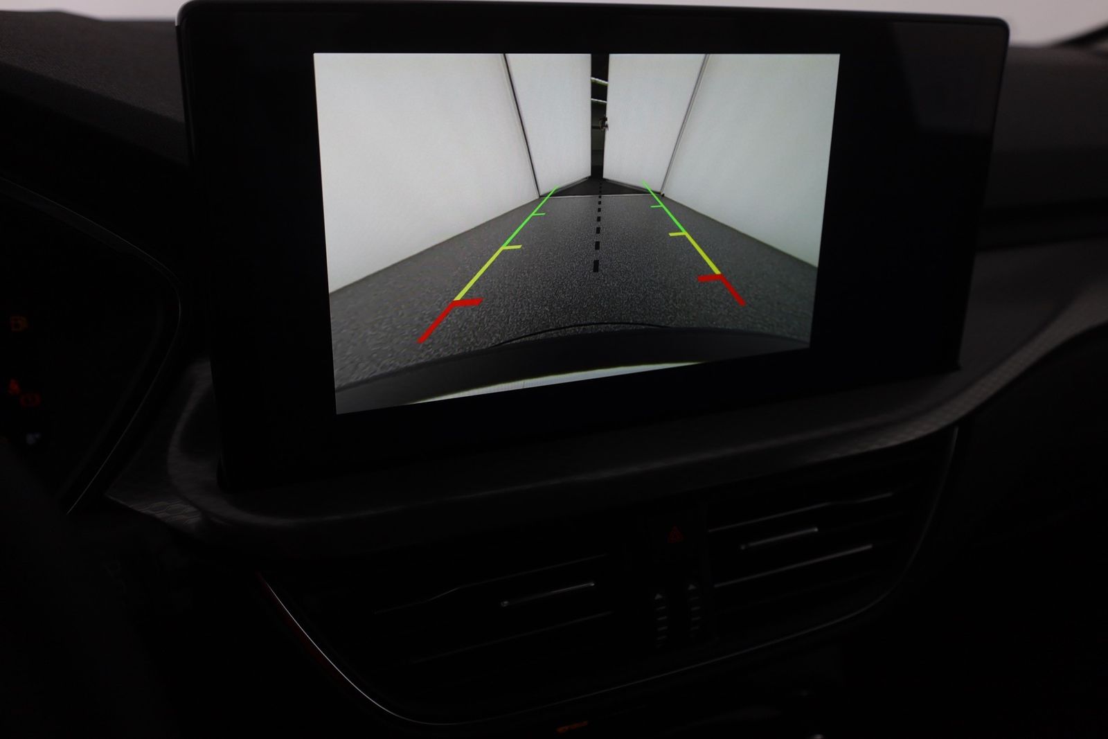 Ford Kuga 1.5 EB Titanium - Samsaru's Car Outlet