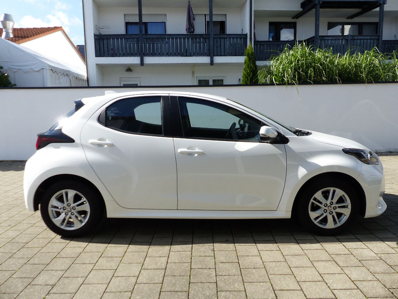Toyota Yaris 1.5 VVT-iE Automatik Comfort - Samsaru's Car Outlet