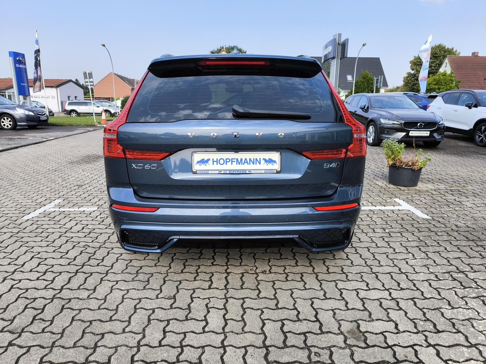 Volvo XC60 B4 Diesel AWD Aut. Plus Dark Standheizung