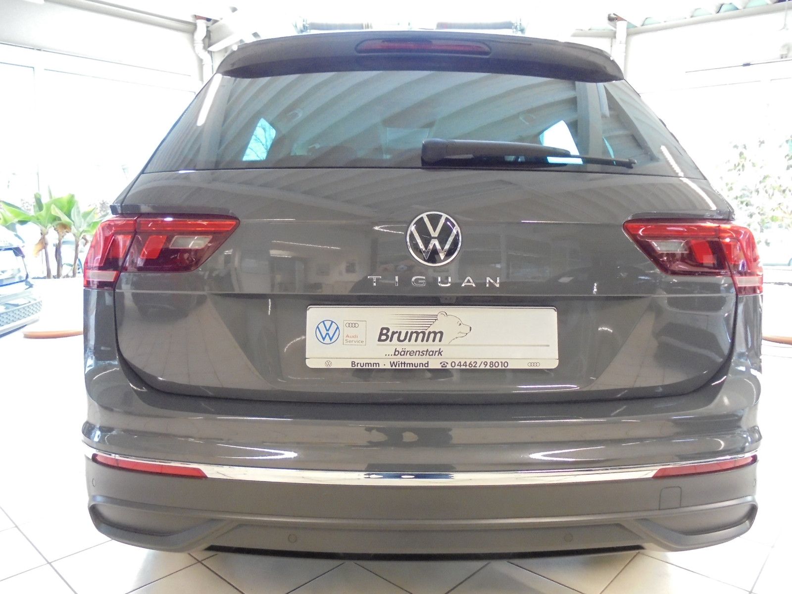 Volkswagen Tiguan Life TDI - Samsaru's Car Outlet