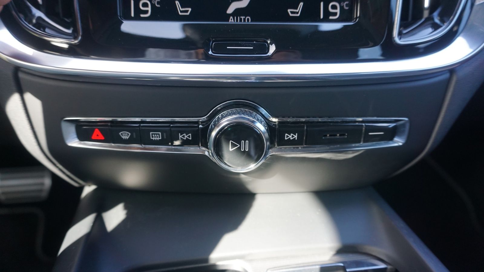 Volvo S60 2.0 R Design LED Navi HarmanKardon Panorama