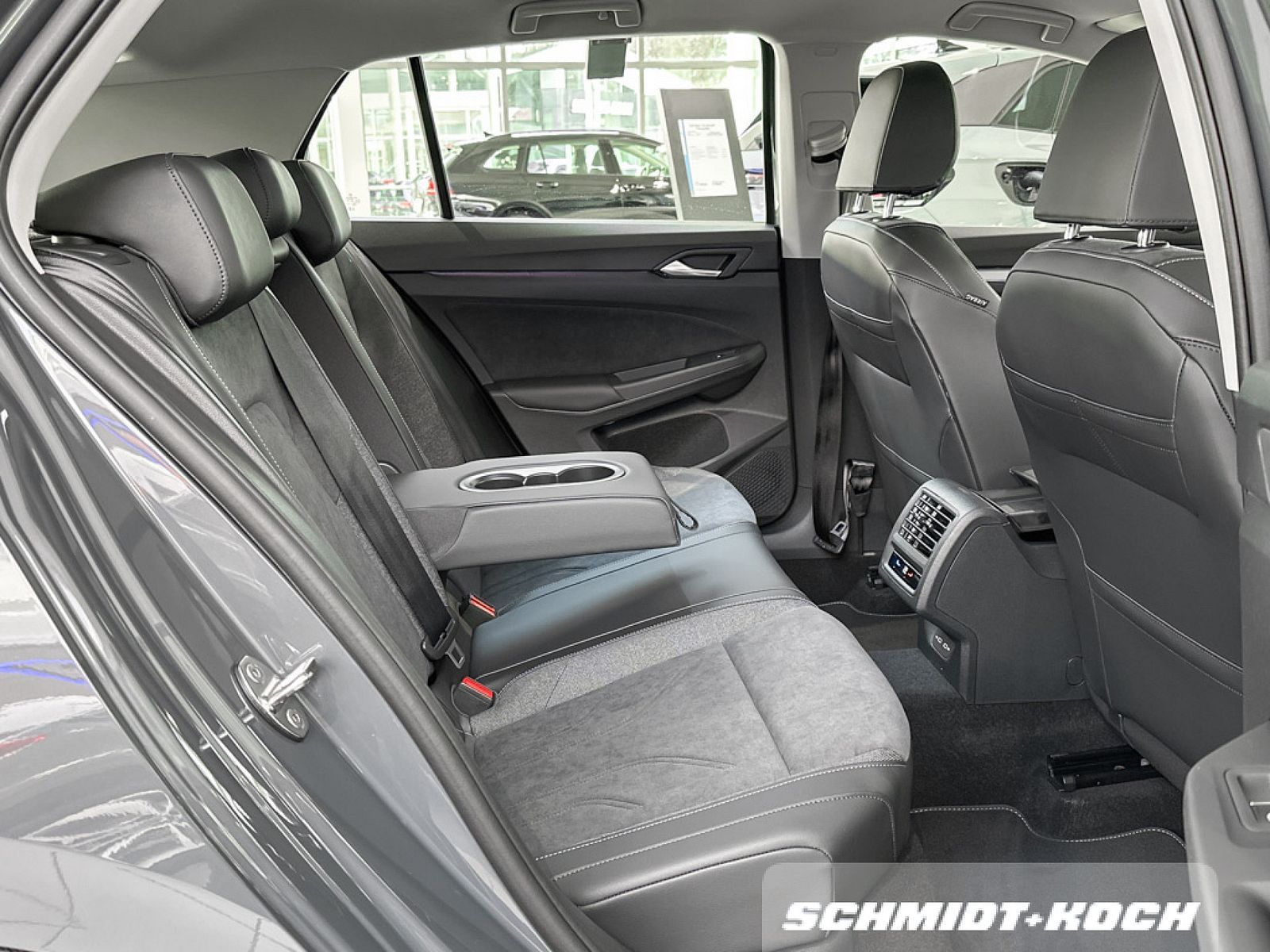 Volkswagen Golf VIII 1.5 eTSI DSG Style NAVI MATRIXLED PDC