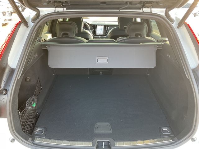 Volvo XC60 B4 Plus Dark 2WD ACC PANO Standhz Allwetter
