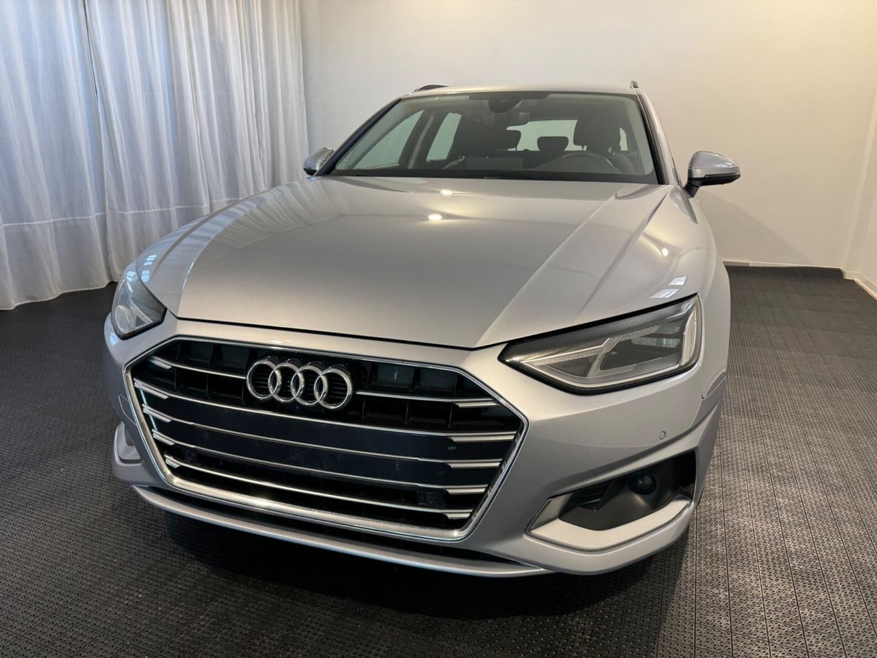 Audi A4 35 TDI S tronic Business Advanced - Samsaru's Car Outlet