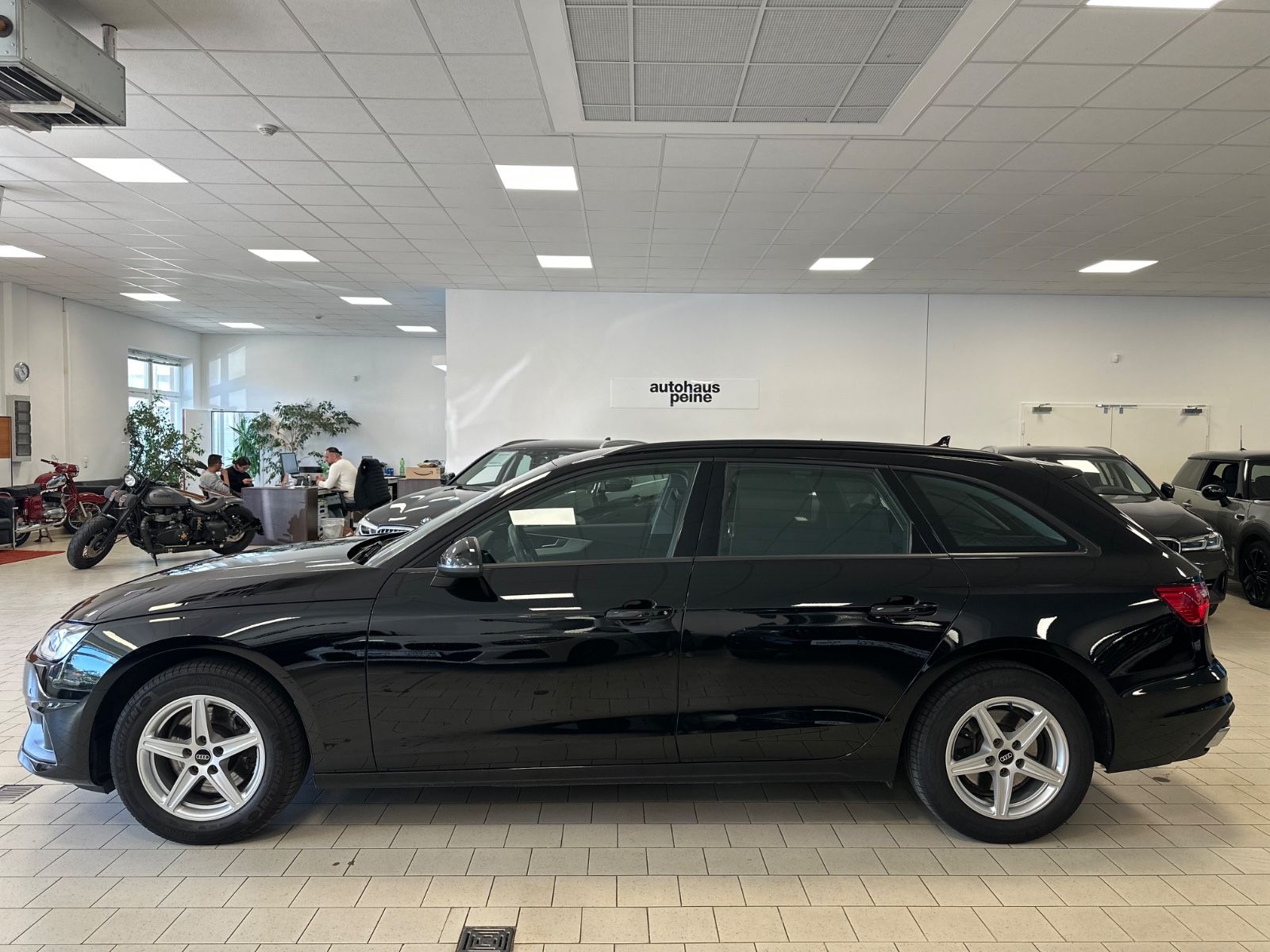 Audi A4 Avant 35 TDI Aut - Samsaru's Car Outlet