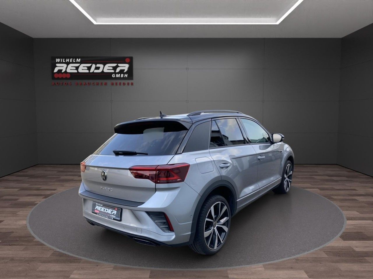 Volkswagen T-Roc 1.5 TSI DSG R-Line - Samsaru's Car Outlet
