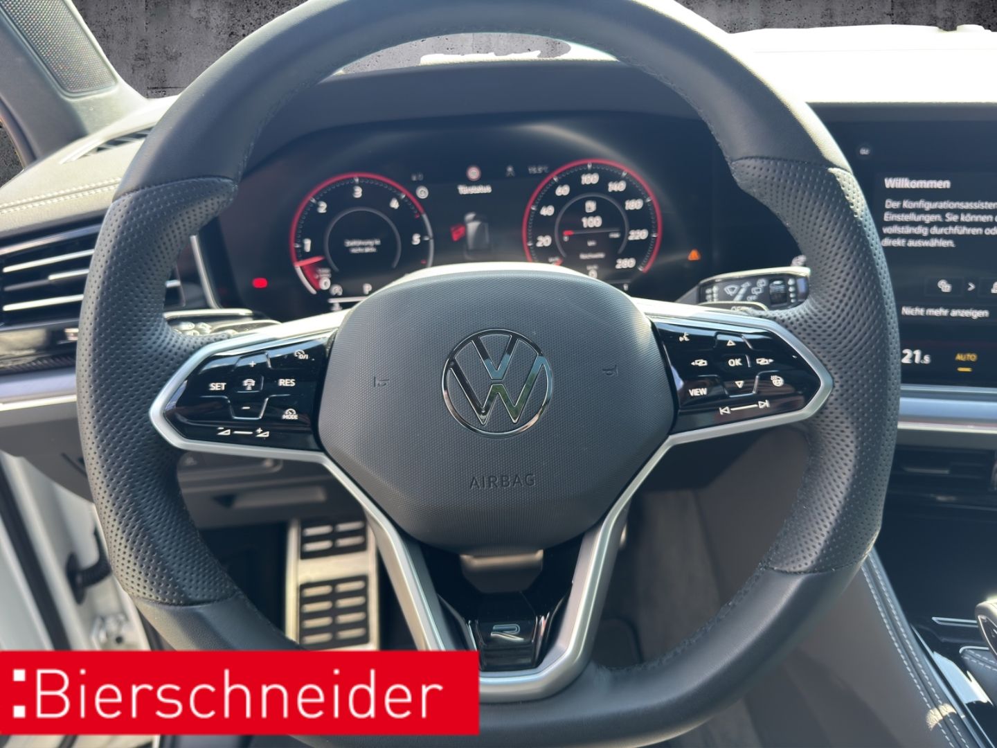Volkswagen Touareg 3.0 TDI R-Line - Samsaru's Car Outlet