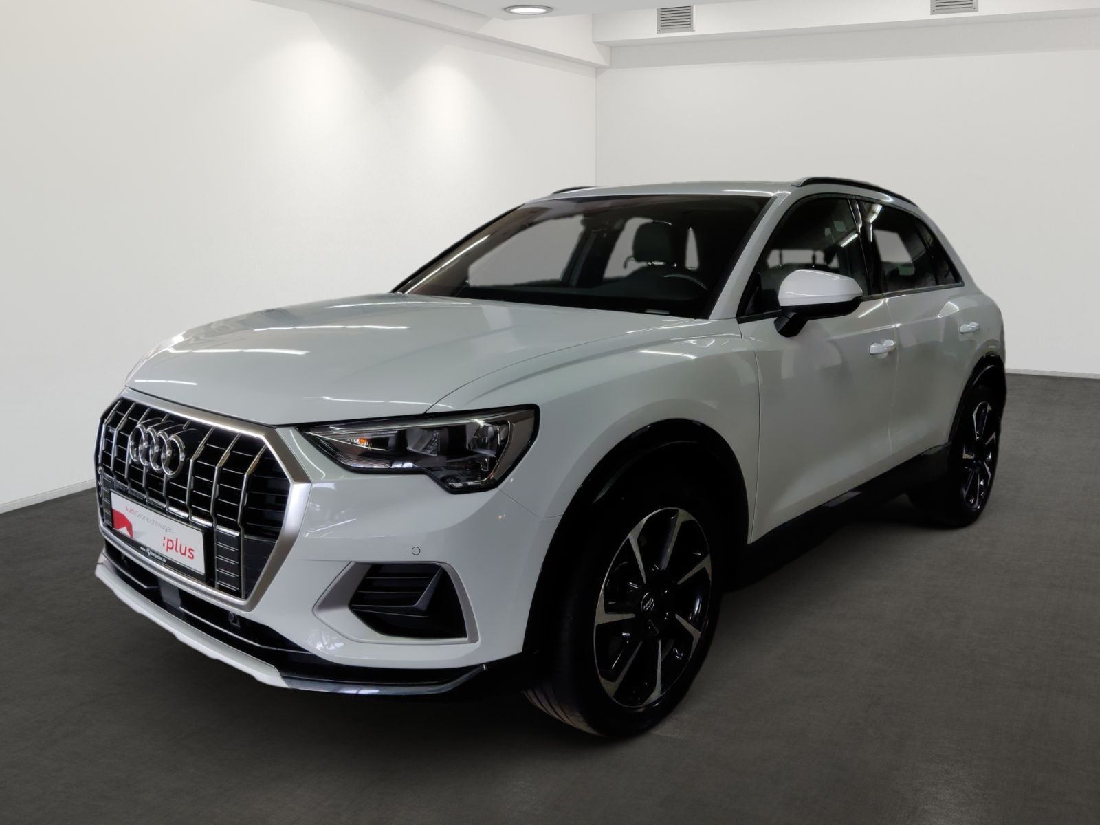 Audi Q3 45 TFSI quattro advanced - Samsaru's Car Outlet