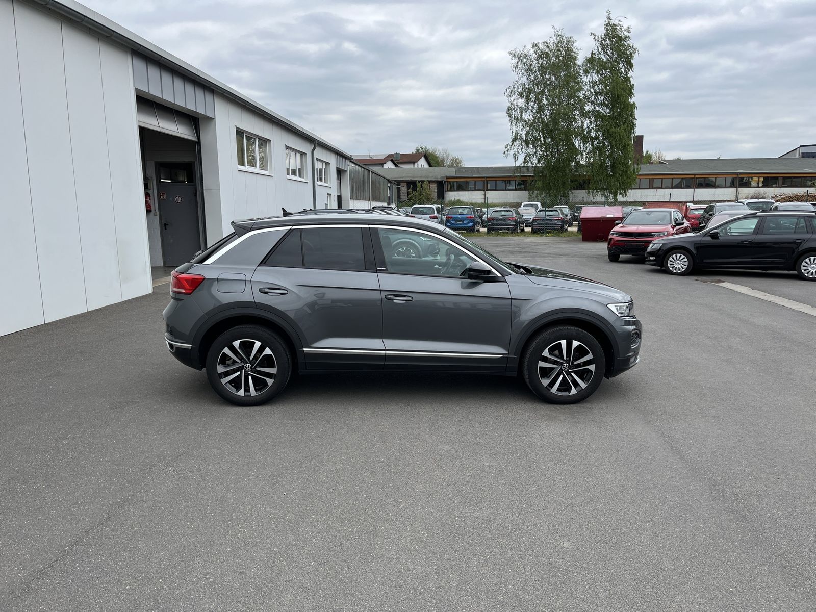 Volkswagen T-Roc 1.5 TSI DSG UNITED - Samsaru's Car Outlet