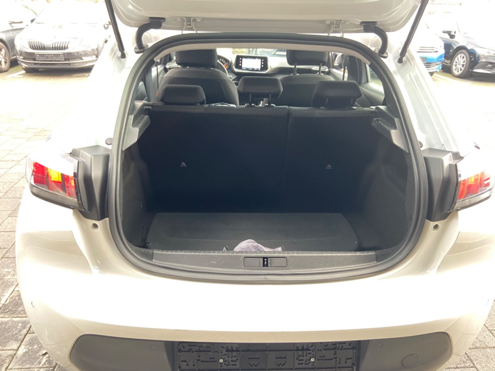 Peugeot 208 Active Pack - Samsaru's Car Outlet