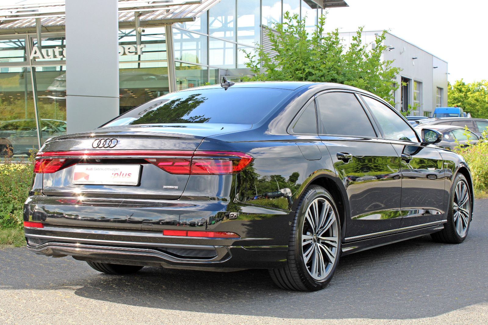 Audi A8 Lang 50TDI S LINE BLACK - Samsaru's Car Outlet