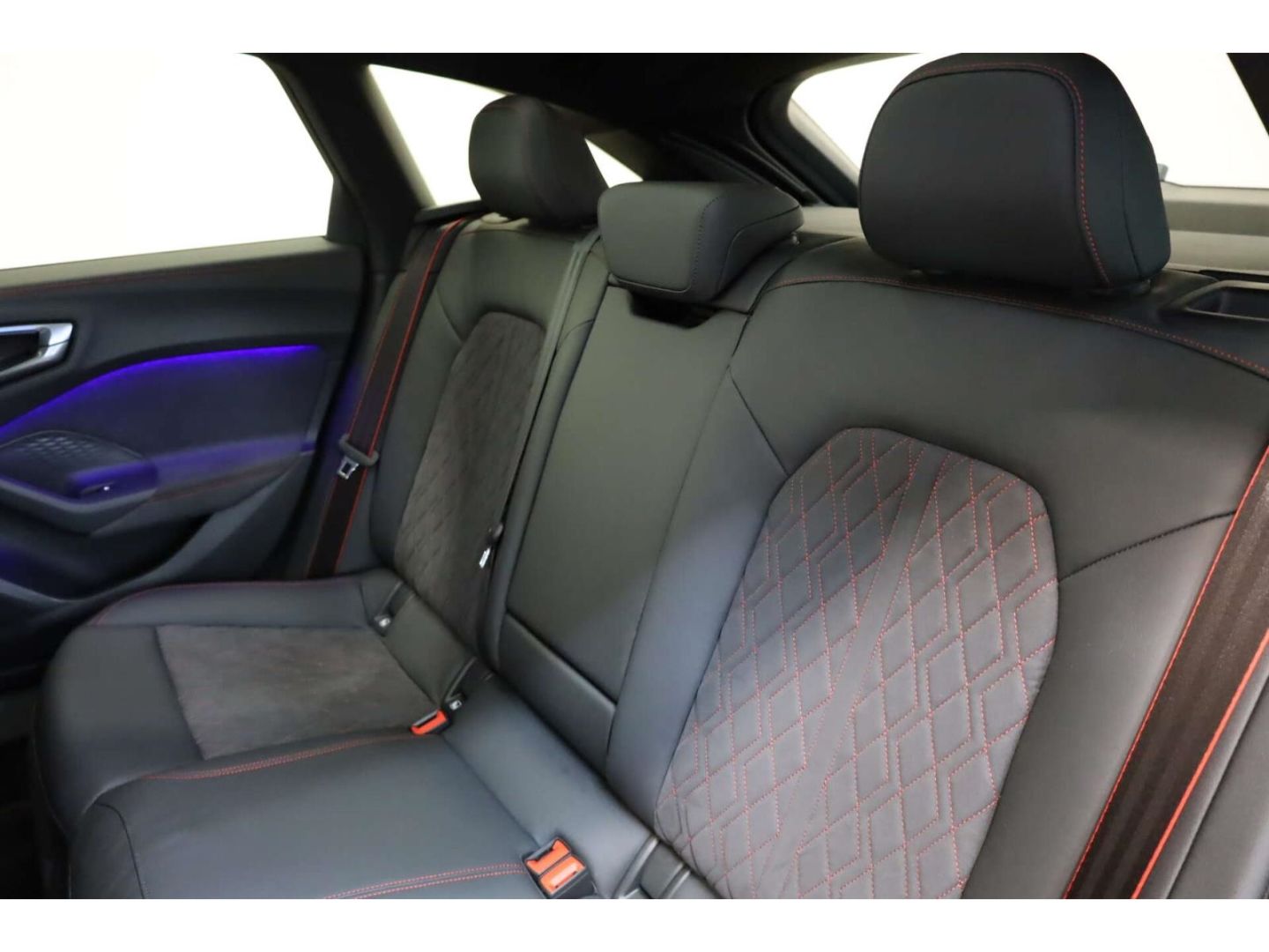Audi A5 Avant e-hybrid quattro S line AHK/P-Dach/360
