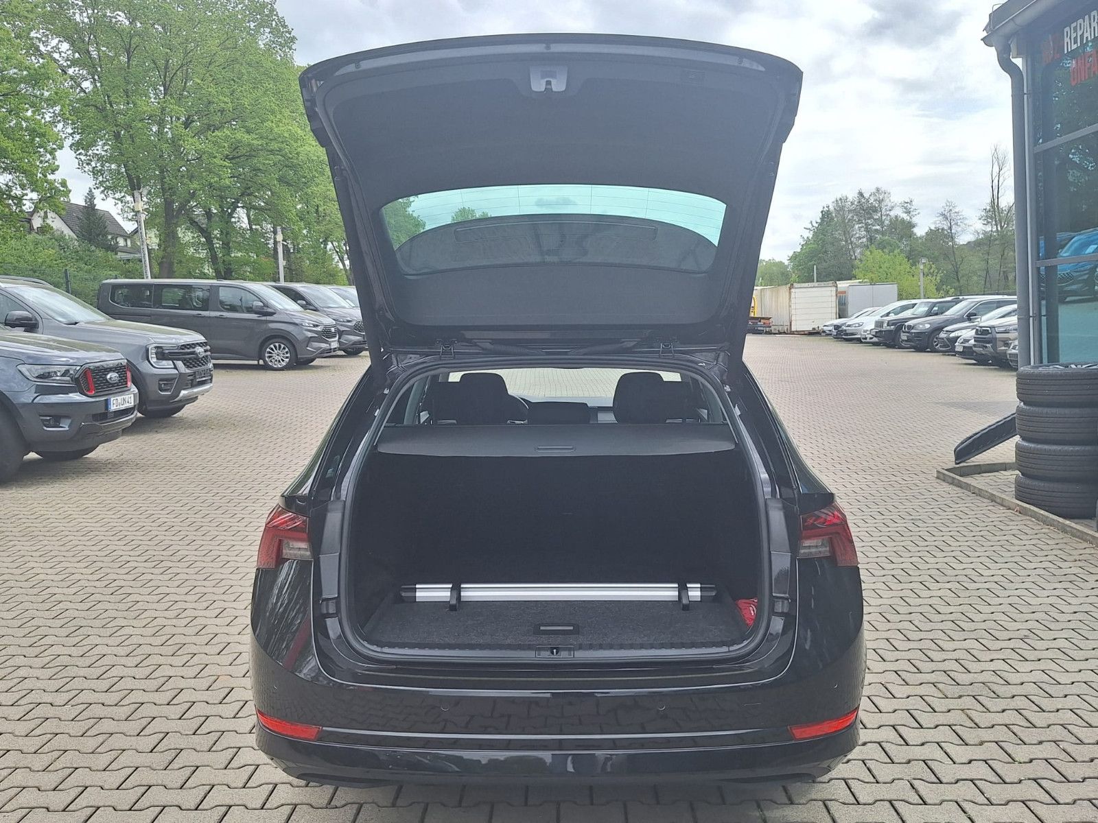 Skoda Octavia 2.0TDI DSG Combi - Samsaru's Car Outlet