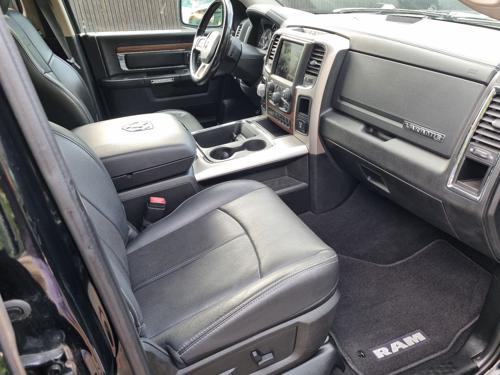 Dodge RAM 1500 5,7V8 4x4 Laramie CrewCab *1.Hd-BRD/TOP