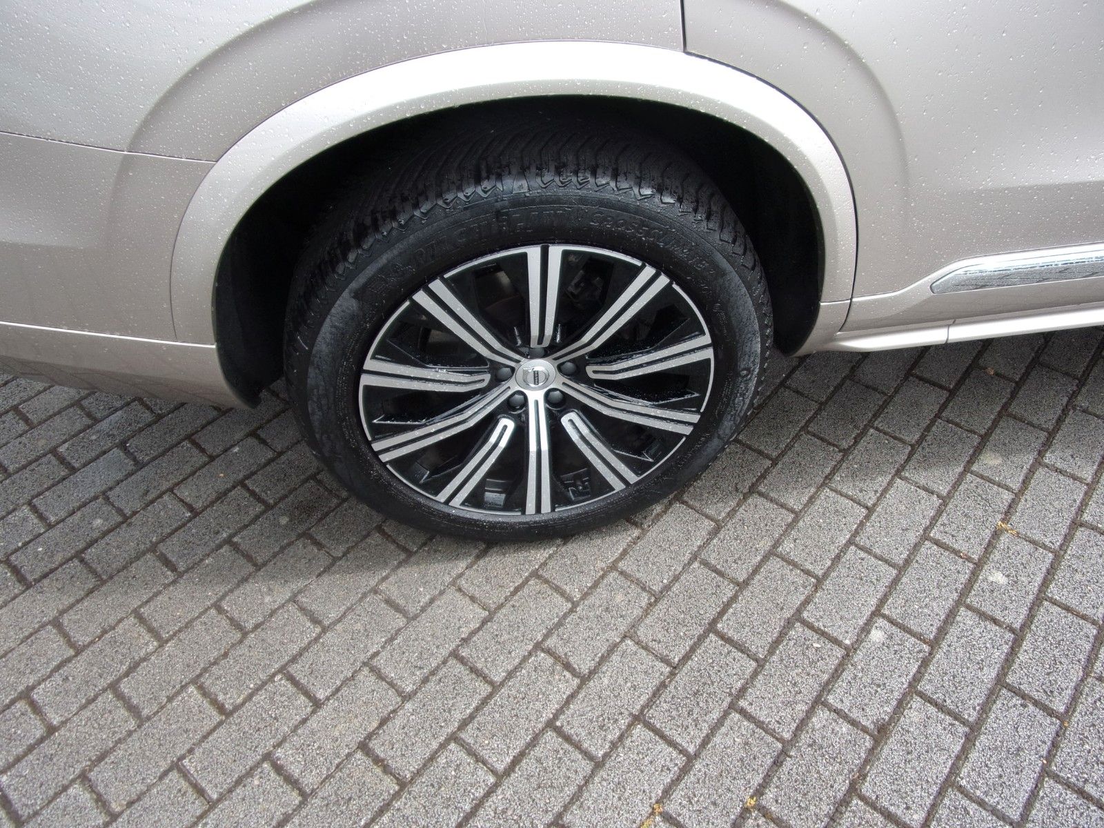 Volvo XC 90 B5 Plus Bright AWD - Samsaru's Car Outlet