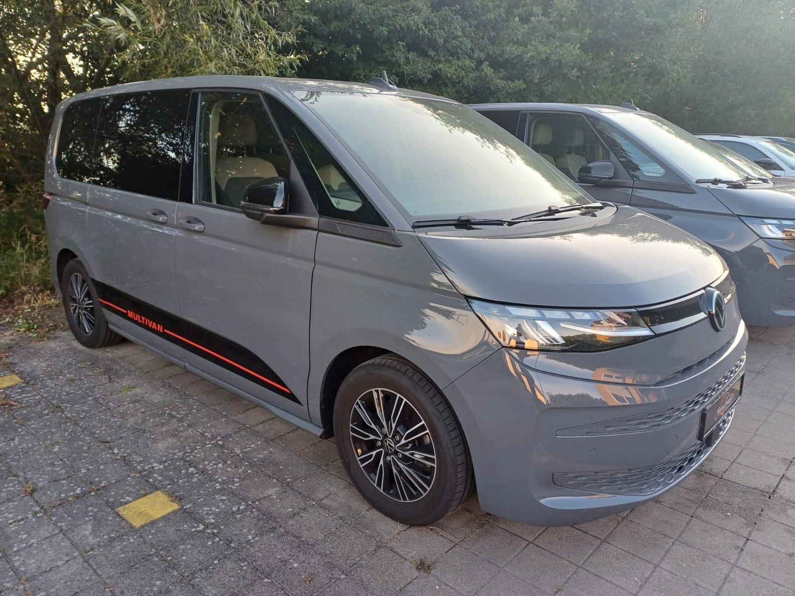 Volkswagen T7 Multivan 2.0 TSI DSG - Samsaru's Car Outlet