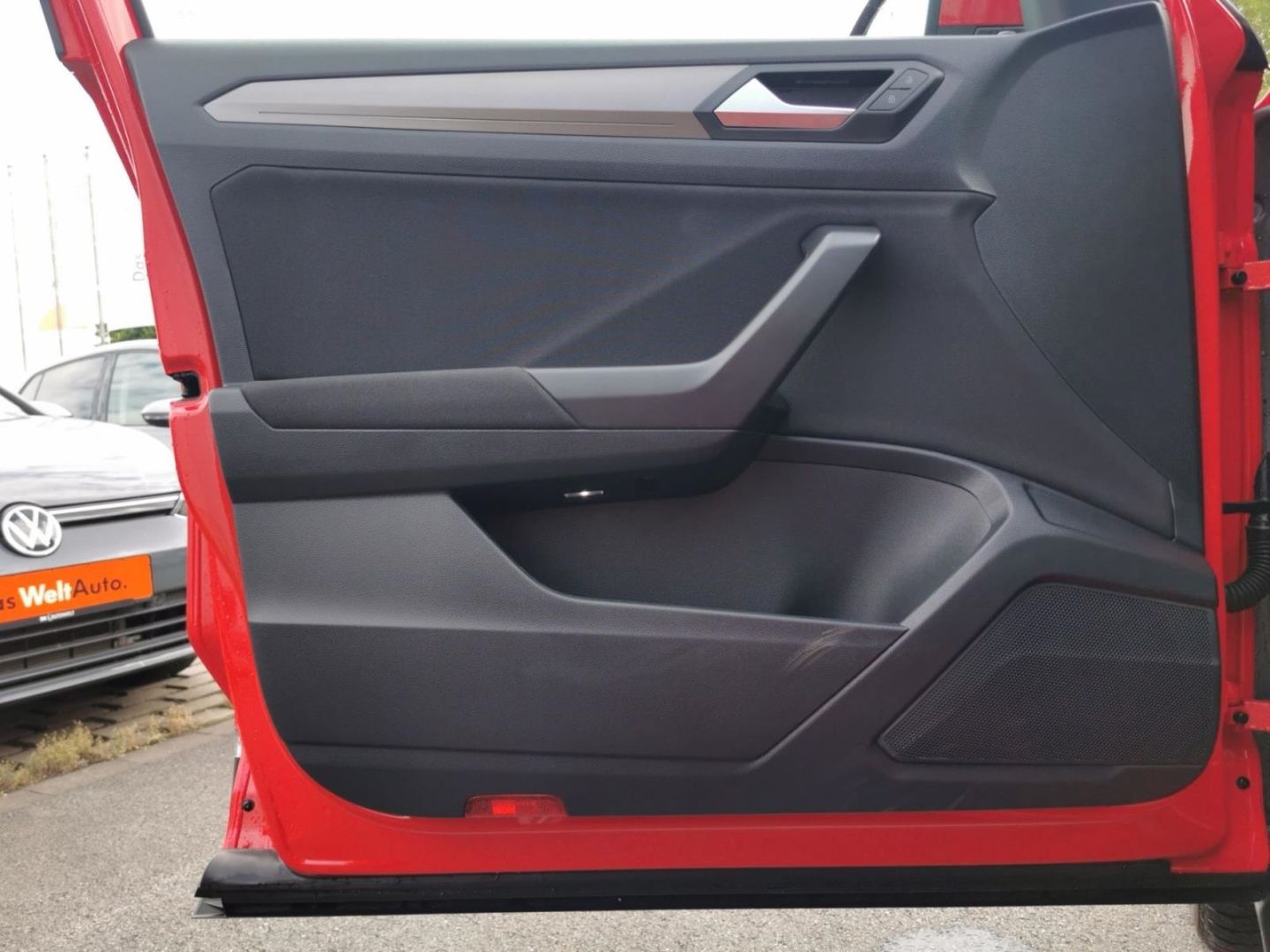 Volkswagen T-Roc Style - Samsaru's Car Outlet