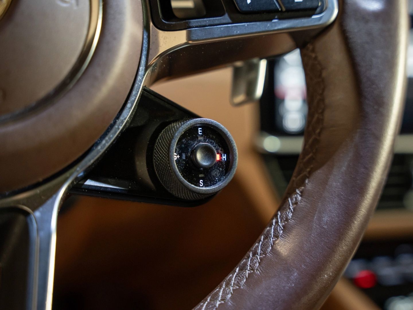 Porsche Cayenne E-Hybrid PDCC BOSE Surround View 18-Wege