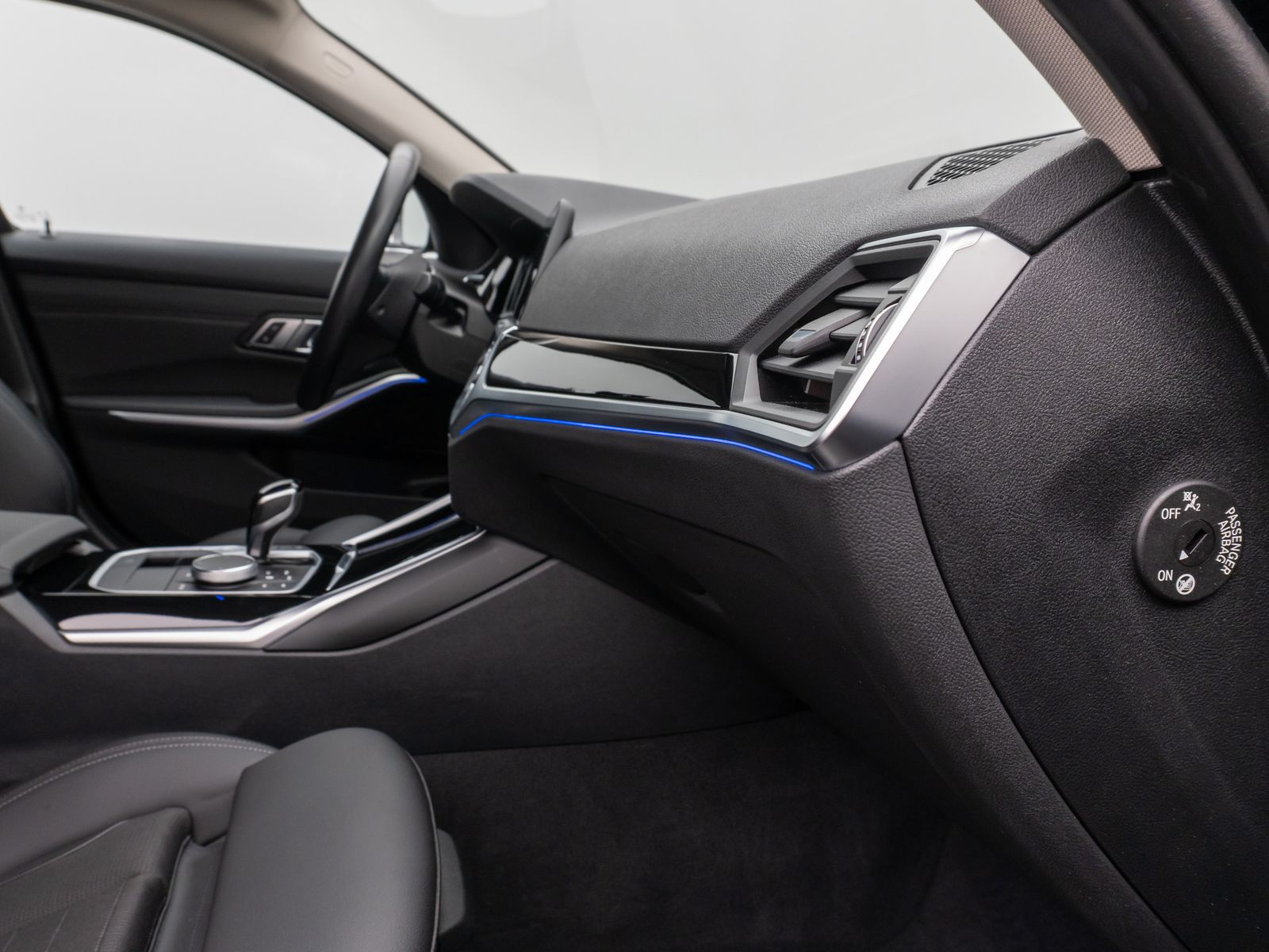 BMW 320d SportLine - Samsaru's Car Outlet