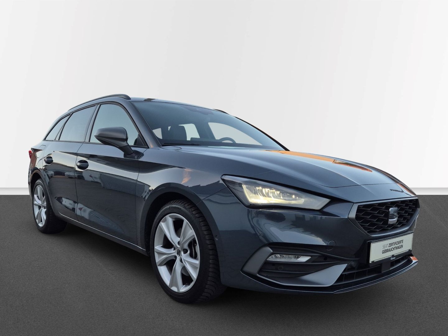 Seat Leon Sportstourer FR 2,0 TDi DSG AHK ACC CAM Kes