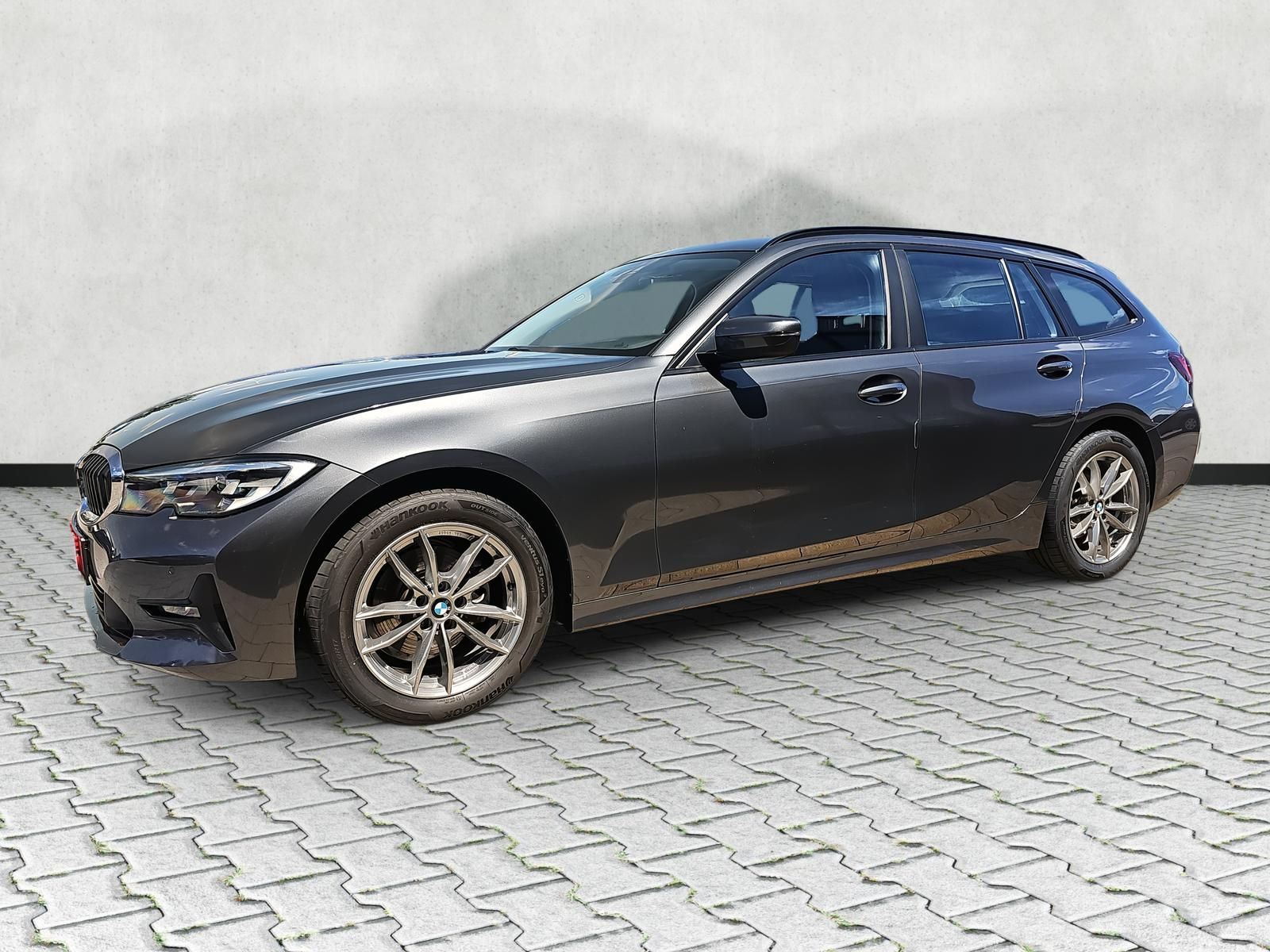 BMW 320d xDrive Touring Advantage - Samsaru's Car Outlet