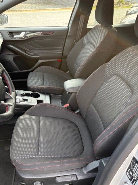 Ford Focus Turnier ST-Line ACC LED NAVI Kamera