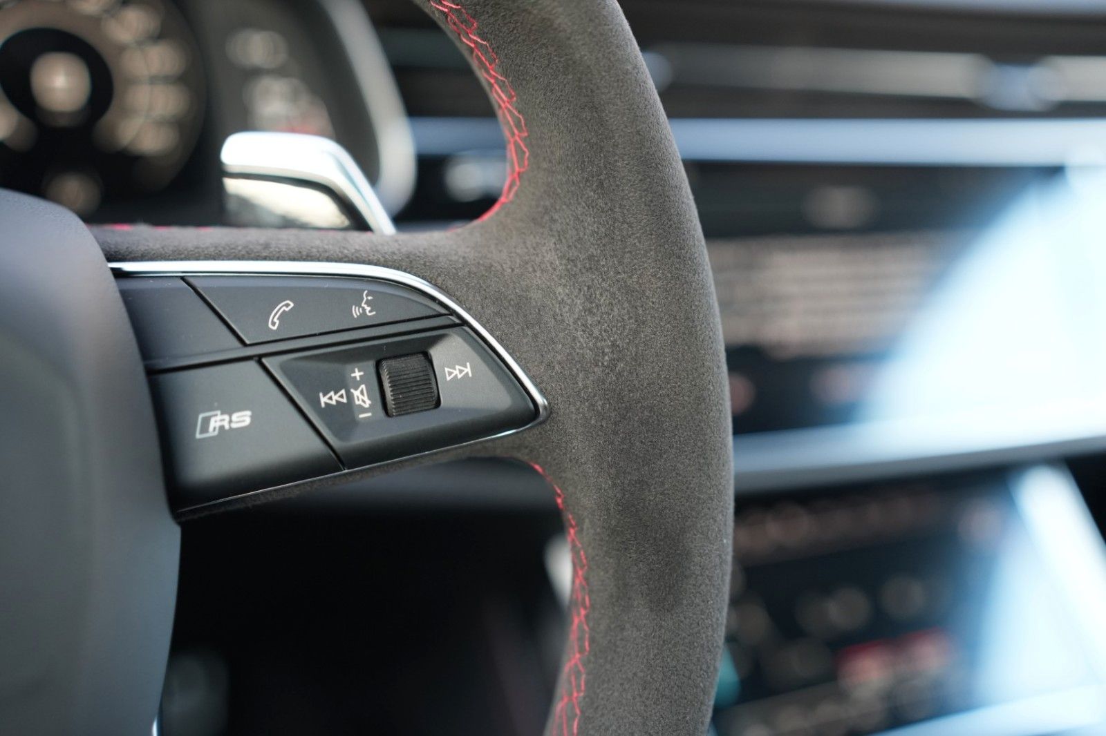 Audi RS Q8 4.0 TFSI quattro *23"*CARBON*EXCLUSIVE*B&O