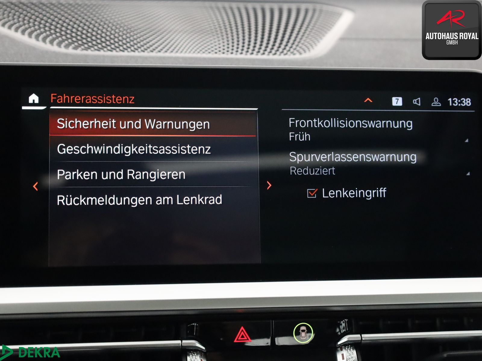 BMW 320 d xDrive LUXURY LINE GLASDACH,ACC,KAMERA,18Z