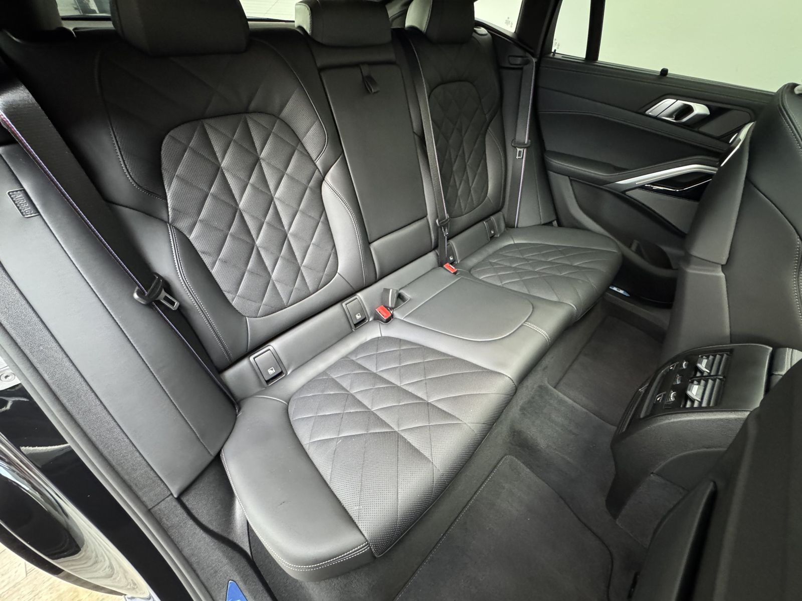 BMW X6 xDrive30d M Sport Pro 22Zoll AHK Pano ACC